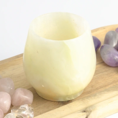 Zelený onyxový svícen soudek – Světlo klidu a srdeční rovnováhy ( 7,5 cm)